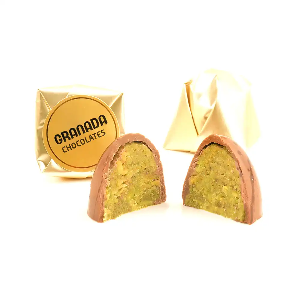 Chocolate stuffed with pistachio cream