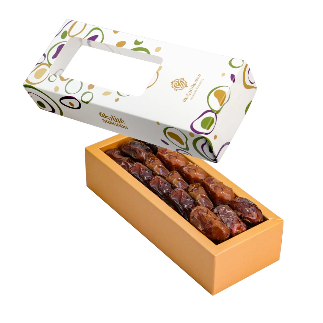 Khudri dates, a small box
