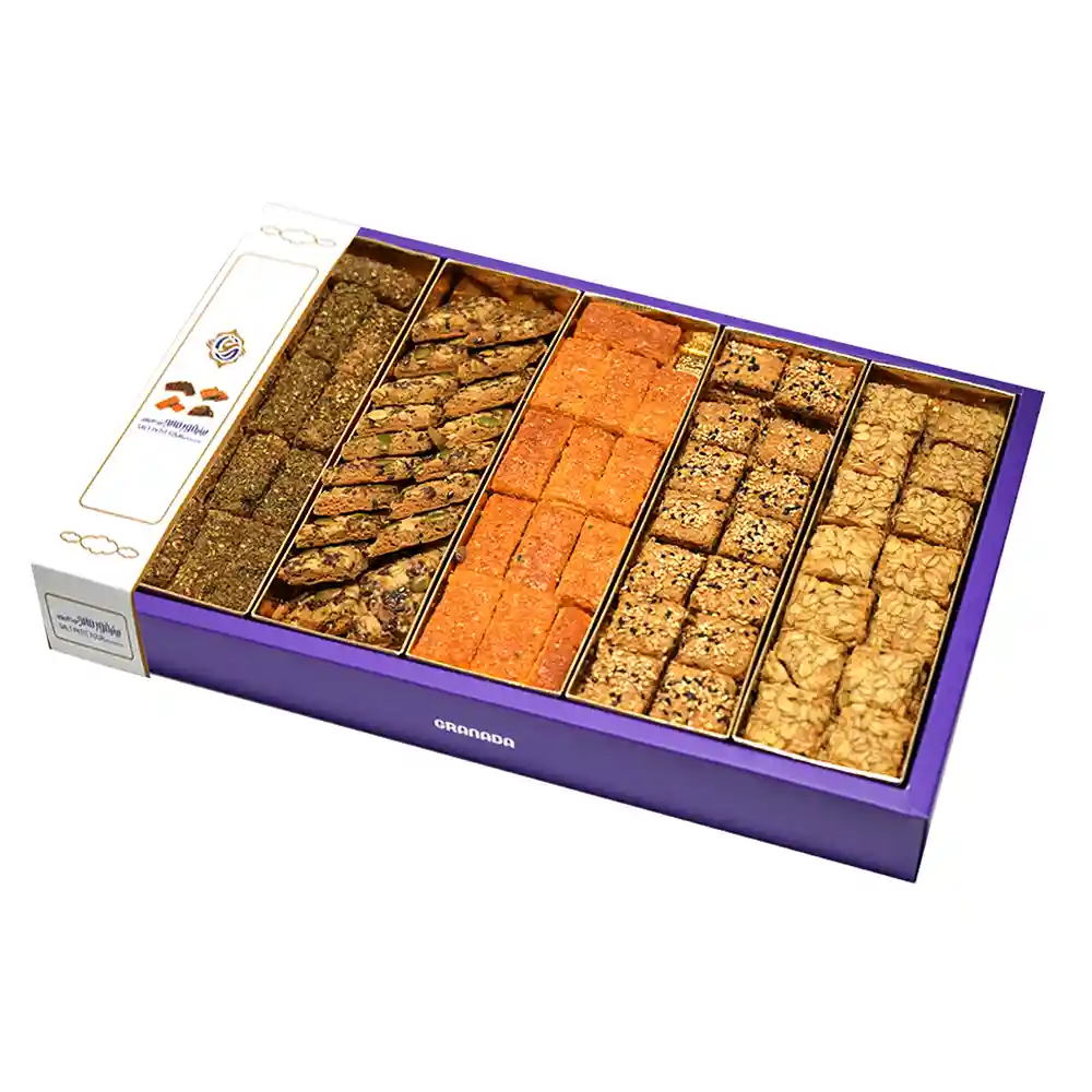 [4169] A box of petit fours salted with olive oil