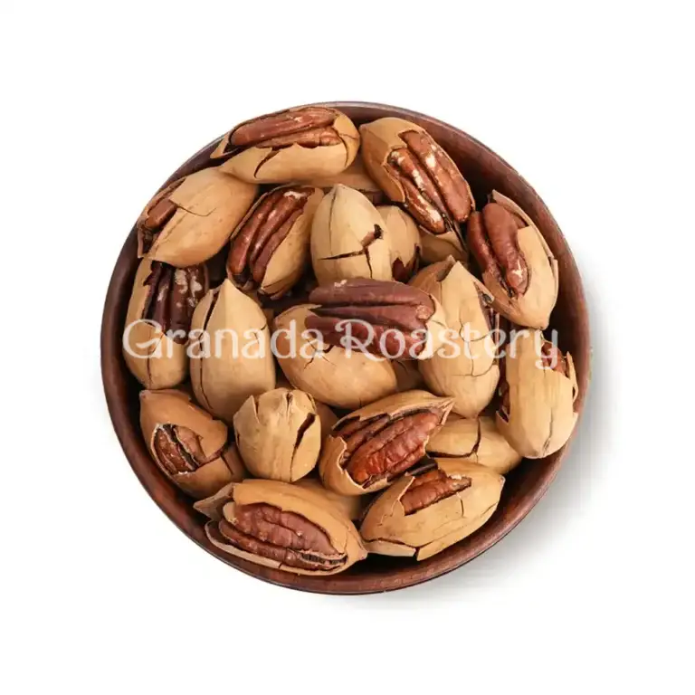 Pecan nuts with peel and vanilla