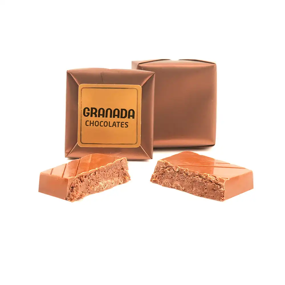 Square chocolate stuffed with Nutella