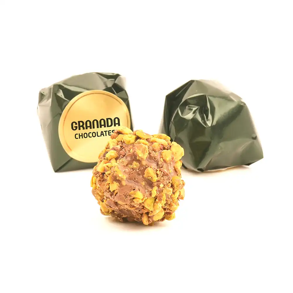 Crunchy chocolate stuffed with half pistachio and half Nutella