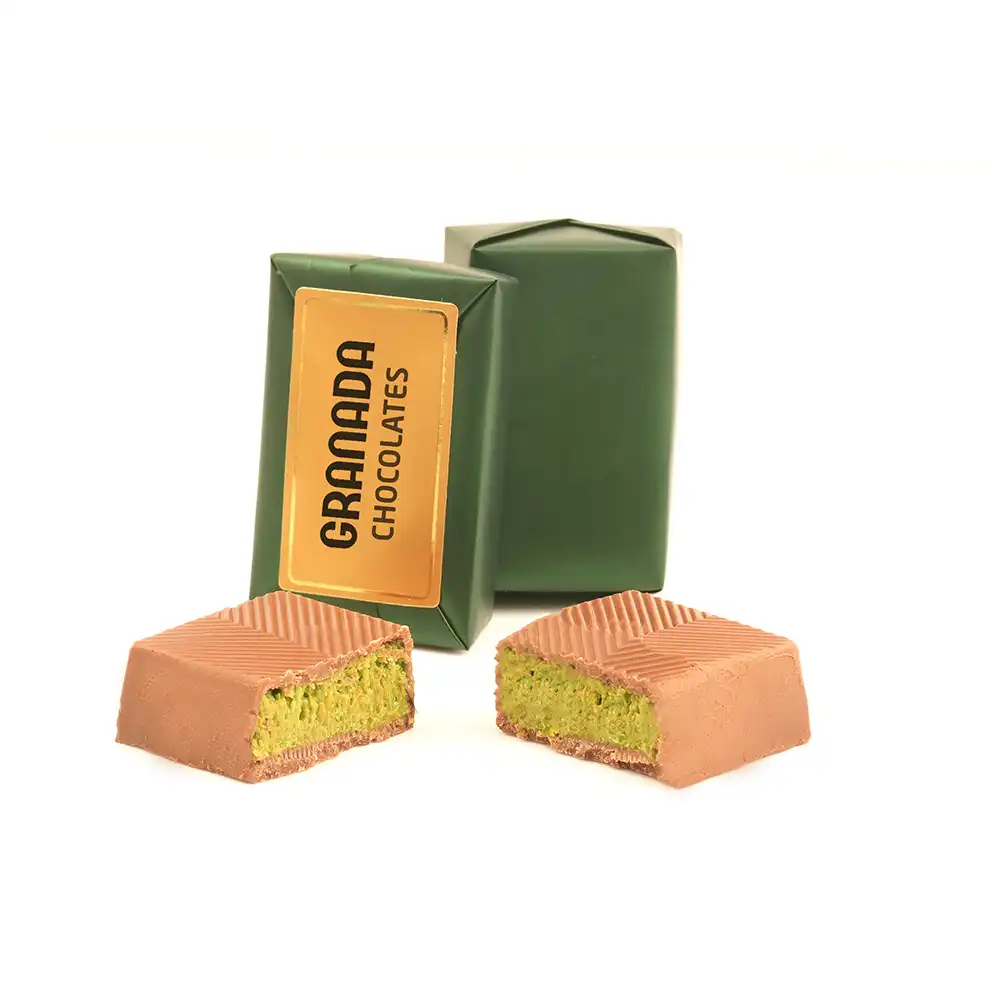 Rectangular chocolate stuffed with pistachio